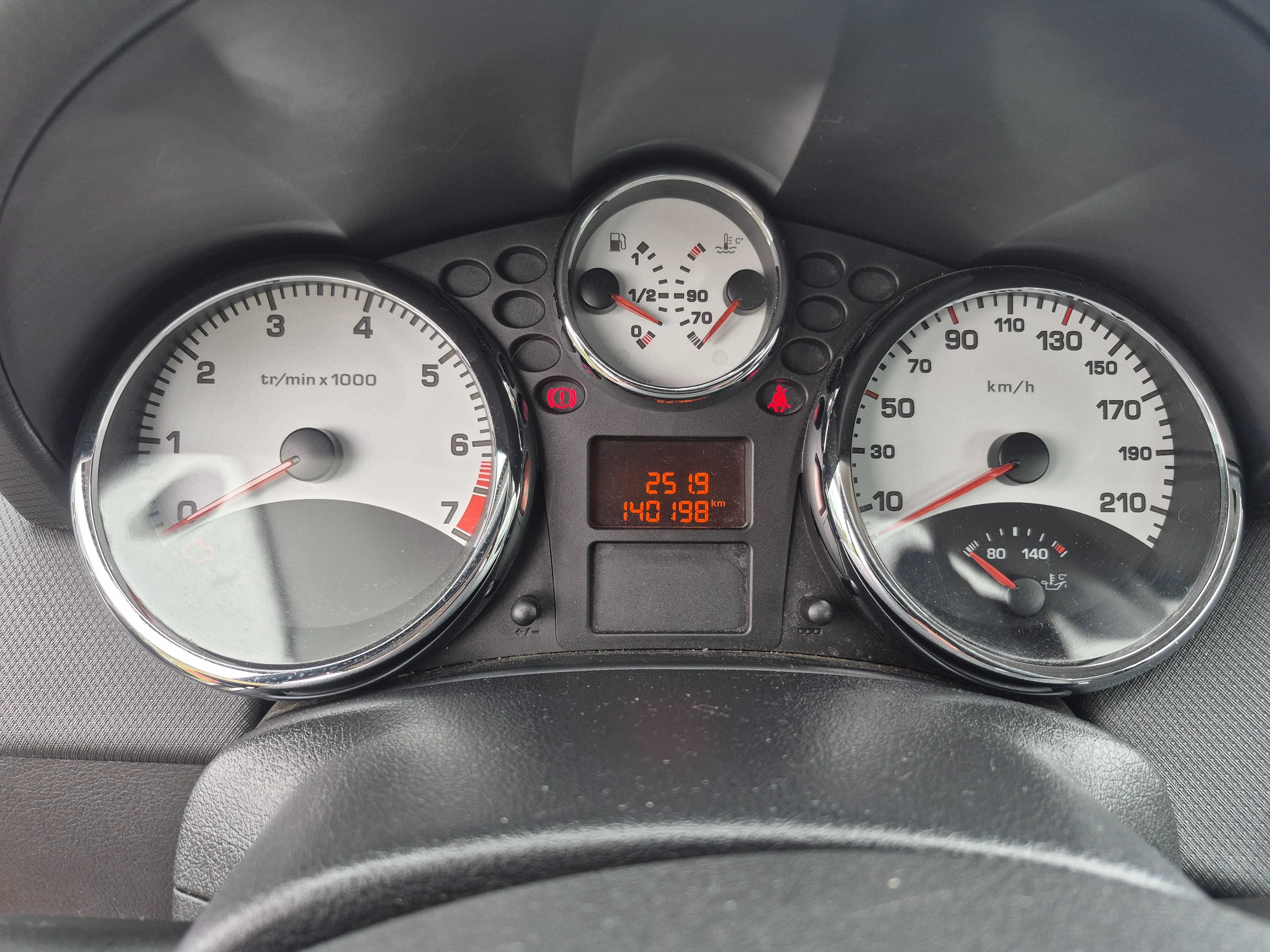 Peugeot 207cc 1.6 benzyna