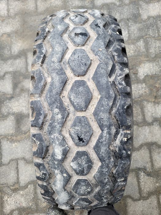 d47. Pozostałości d732,d35 opona 10.75x15,wózek koła zapasowego