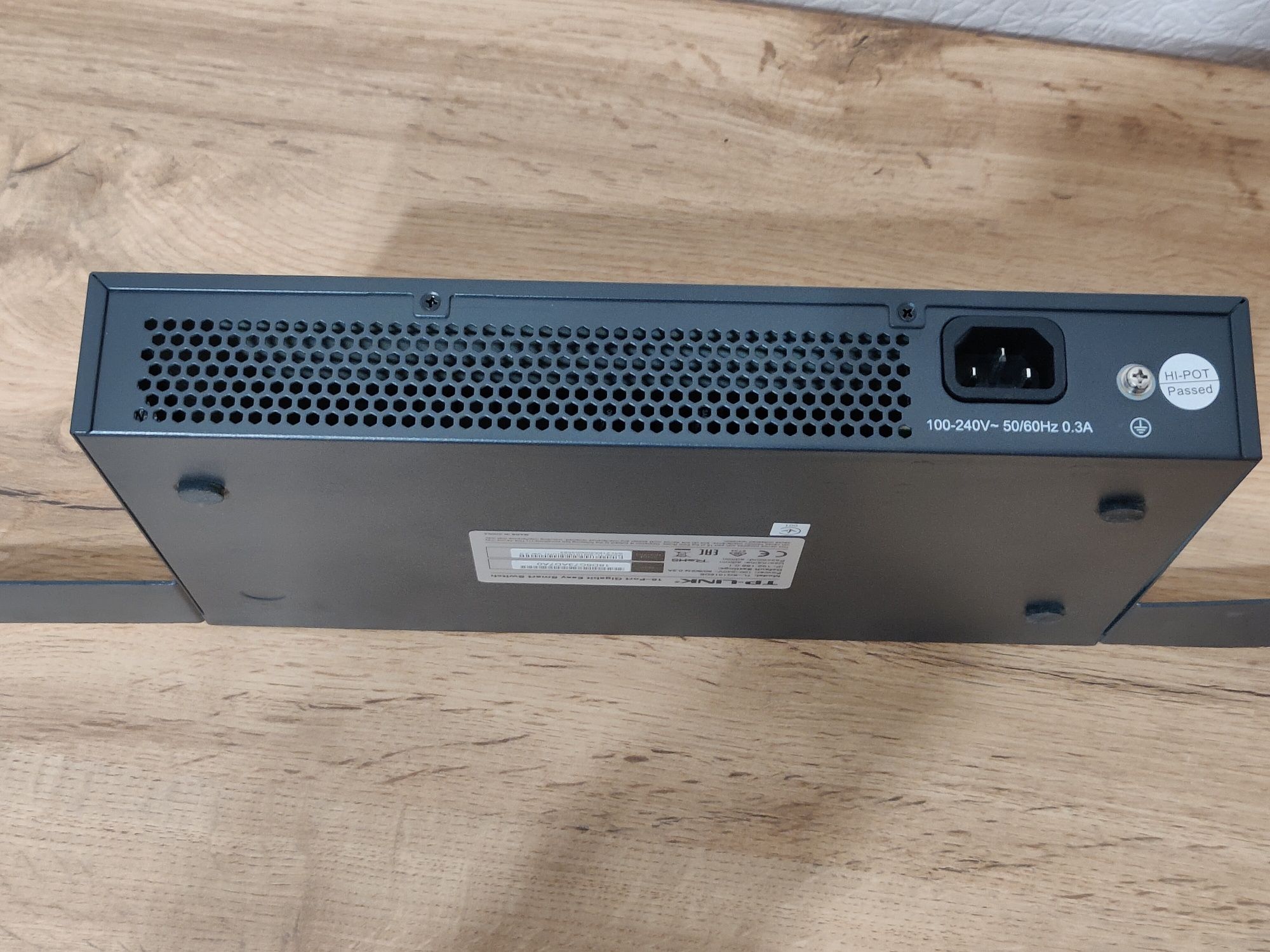 Свич, комутатор. Switch TL-SG1016DE 16 port gigabit