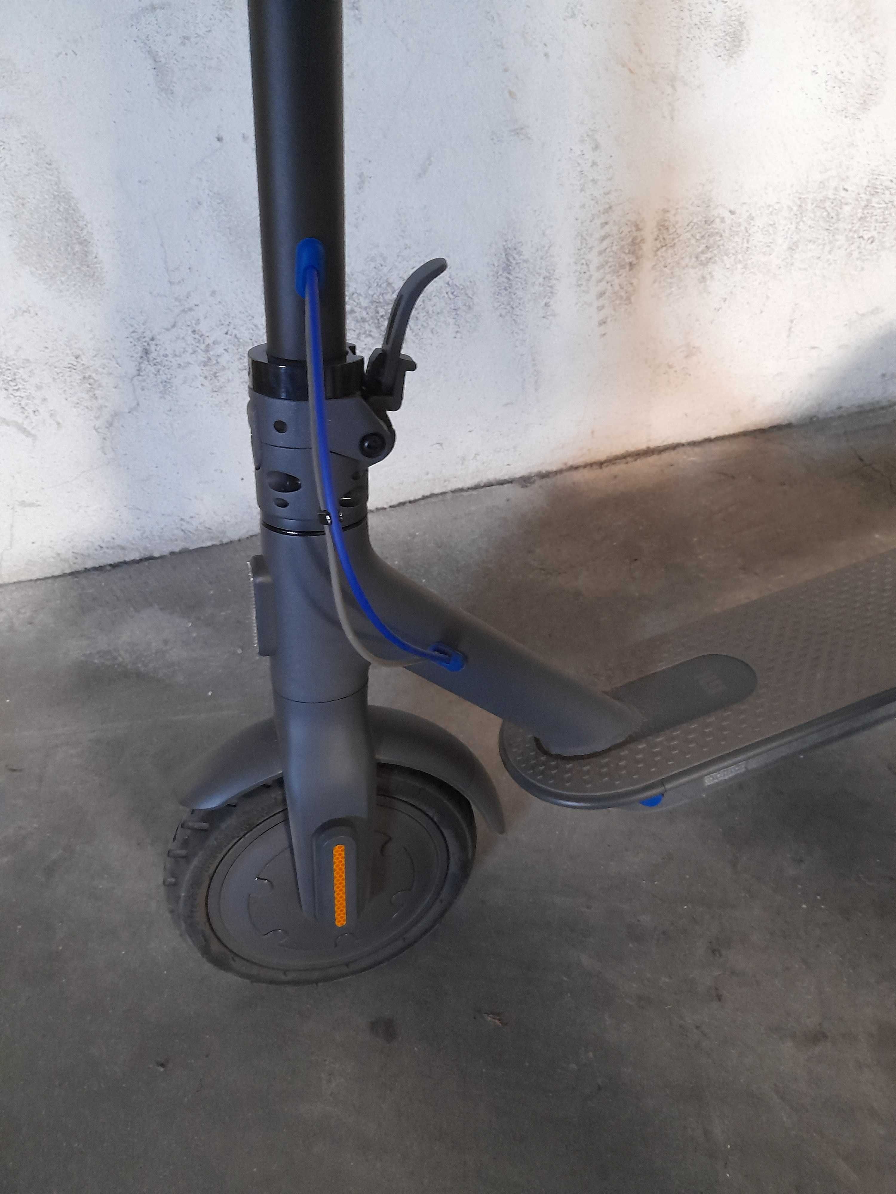 Trotinete Elétrica XIAOMI Mi Electric Scooter 3