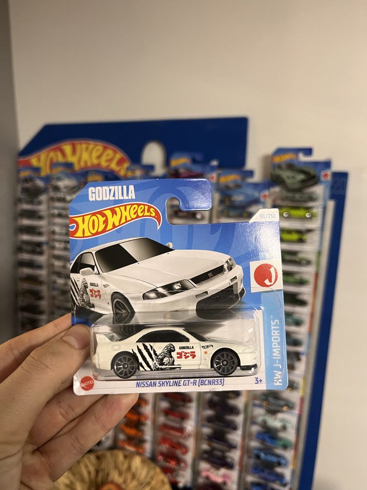 Nissan skyline gtr godzilla hot wheels