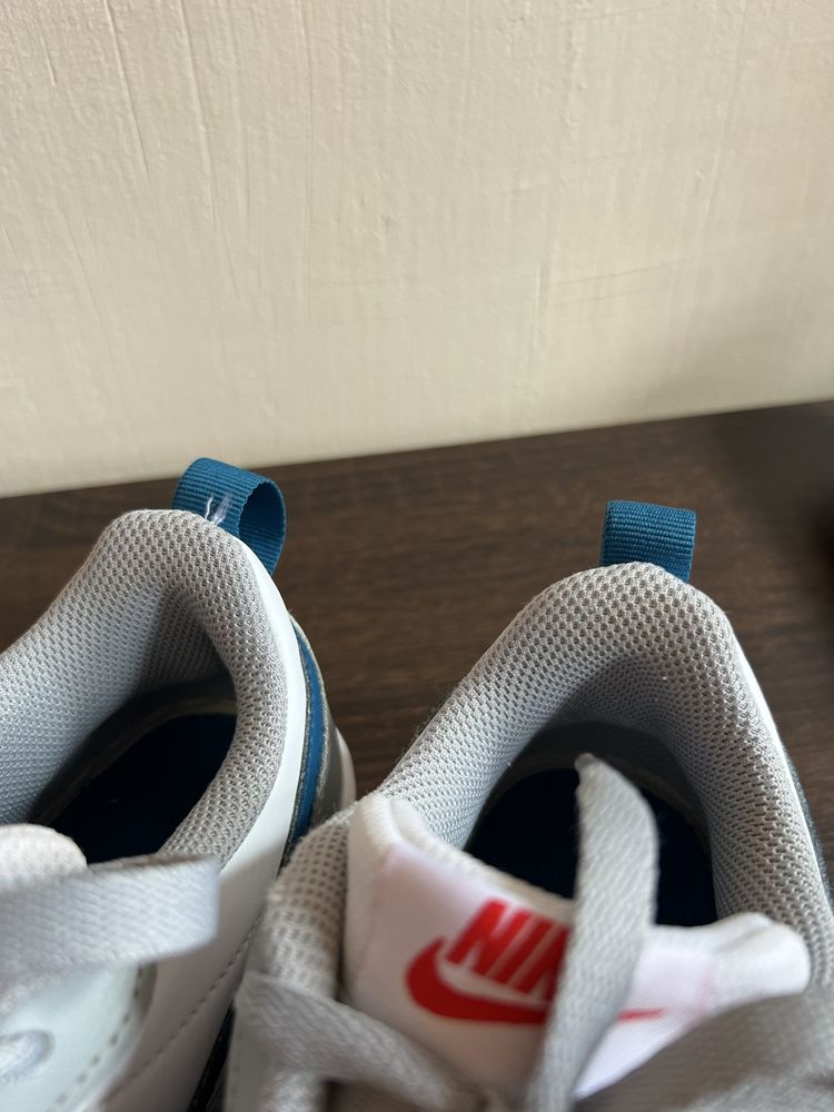 Nike Court Borough Low 2