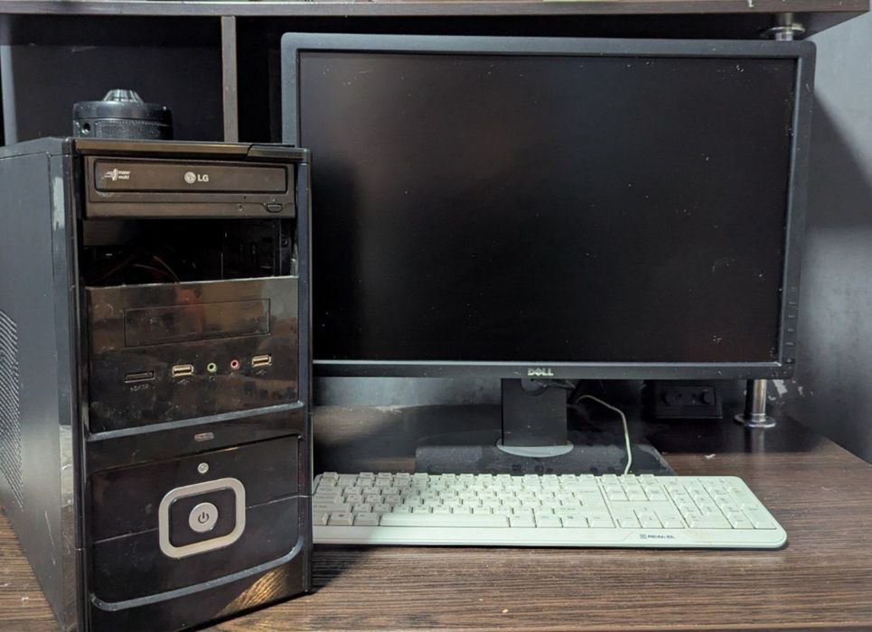 Комп'ютер повним комплектом