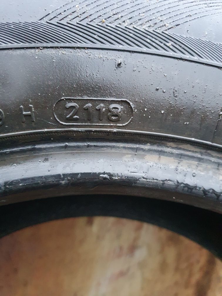 Продам резину 215/70 R15C