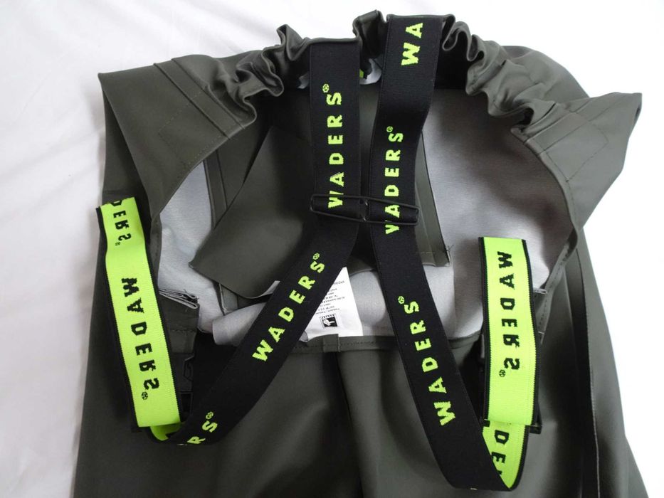 Nowe spodniobuty wodery wędkarskie 41 Waders oliwkowy szelki pudełko