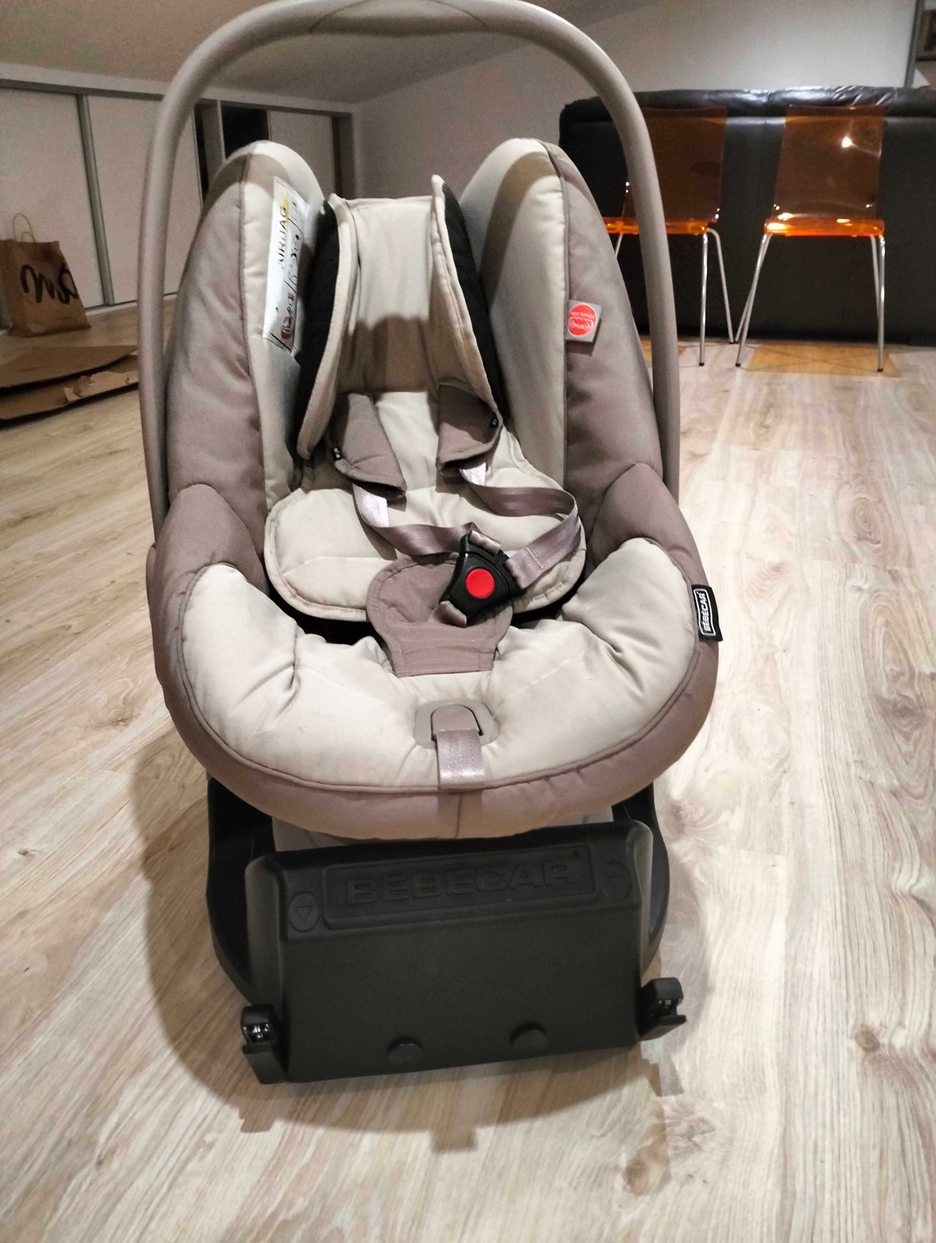 Cadeirinha OVO e Isofix Bébécar