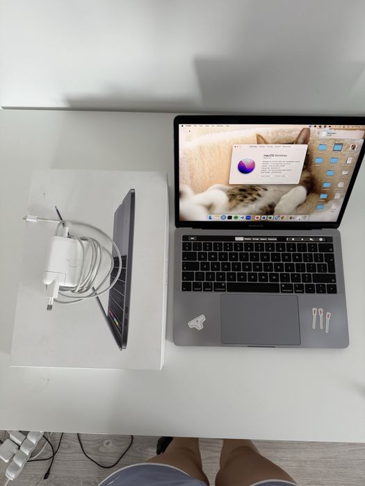 Apple MacBook Pro A1989 16GB 13-inch 2018