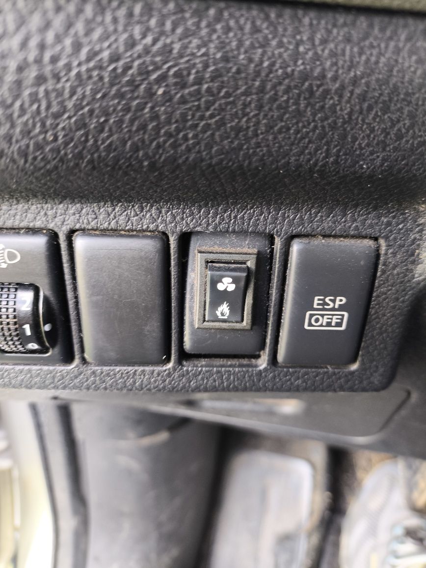 Nissan X-trail, 2.0 дизель, 4*4  для військового