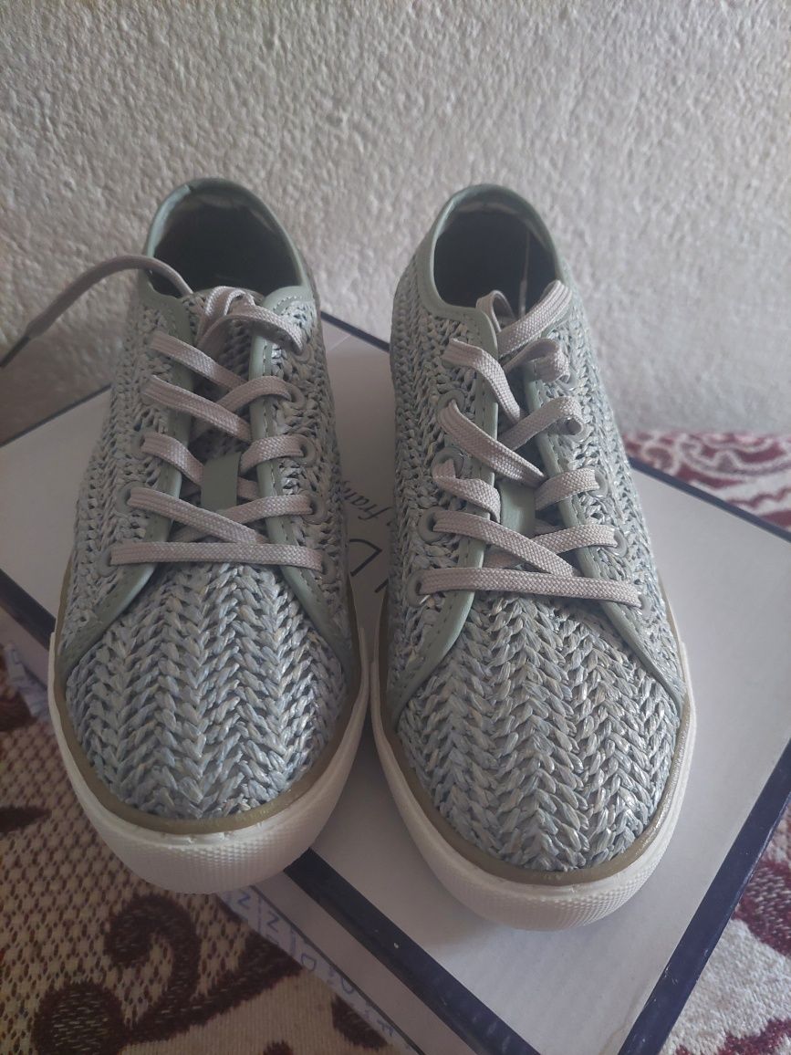 Sapatos com novo