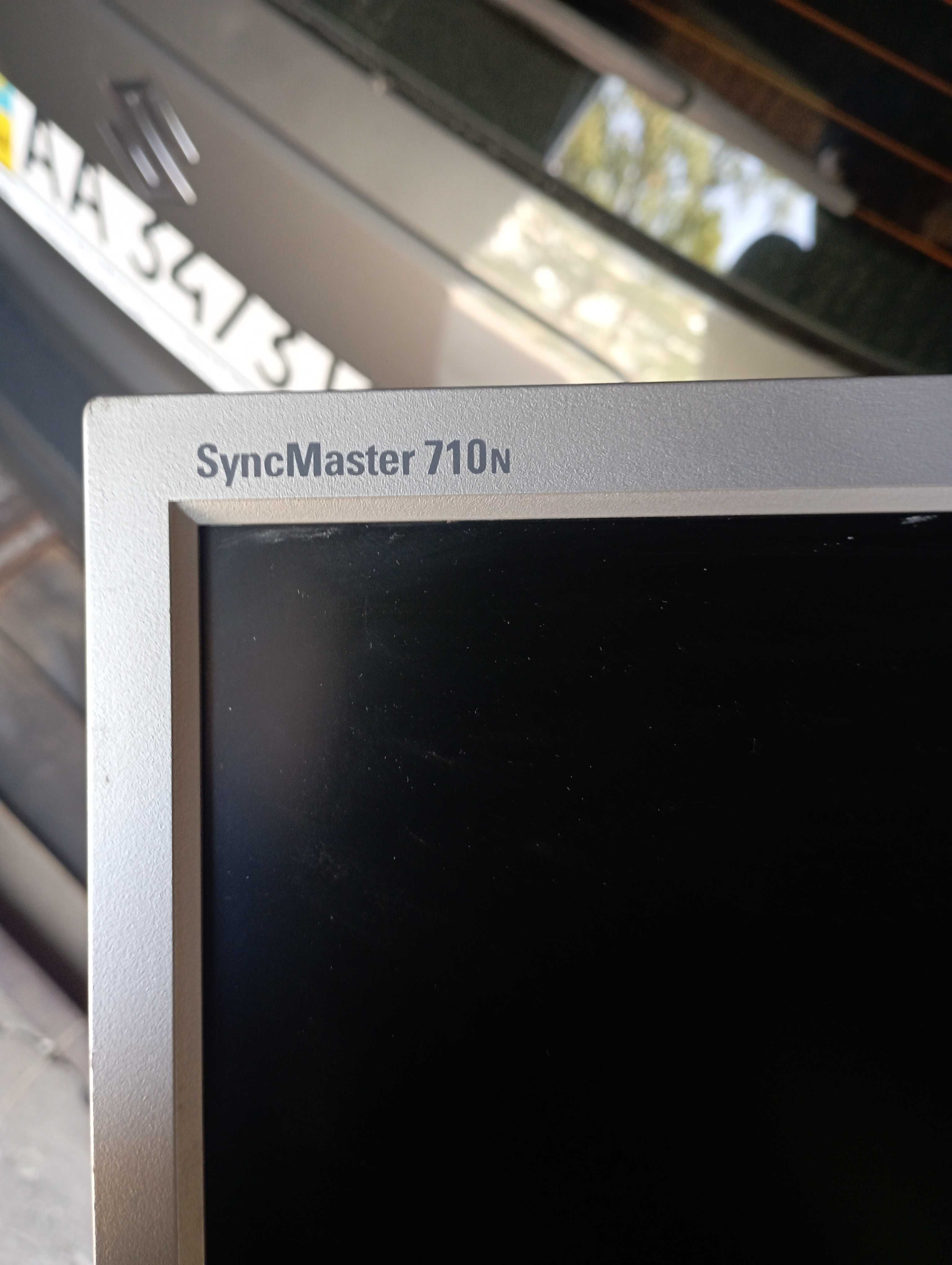 Монітор 17" Samsung SyncMaster 710N  Чорний-Сріблястий