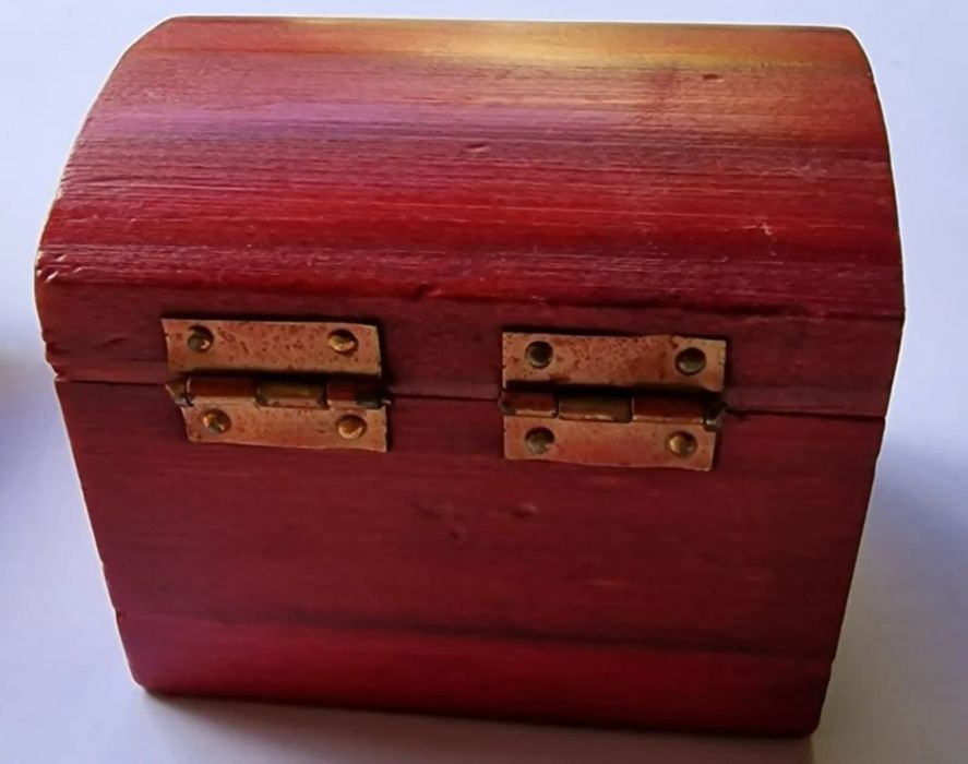 Caixa de Madeira Maciça Artesanal "Signo Leão" Vintage