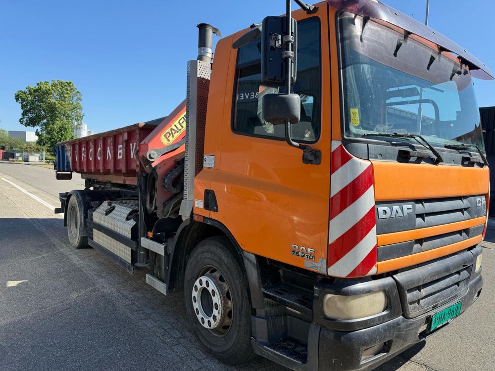 DAF CF85 GRUA AMPLIRROL COM COMANDO  C/CAIXA só 400.000km OPORTUNIDADE