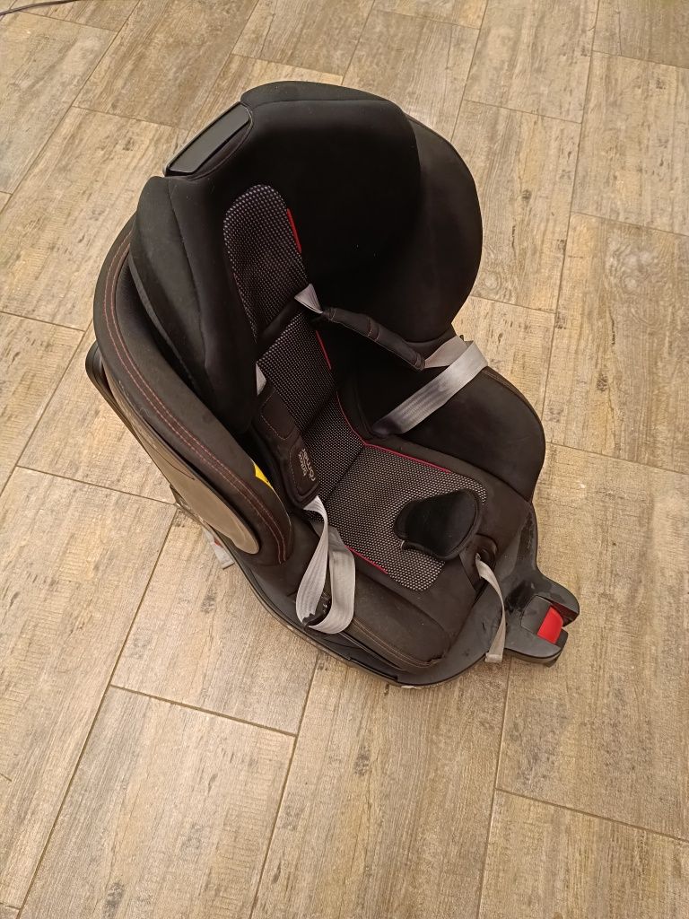 Fotelik Britax Romer Dualfix m i-size