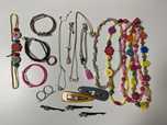 Anéis, pulseiras, brincos e ganchos para criança