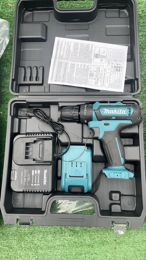 Шуруповёрт Makita   Комплект