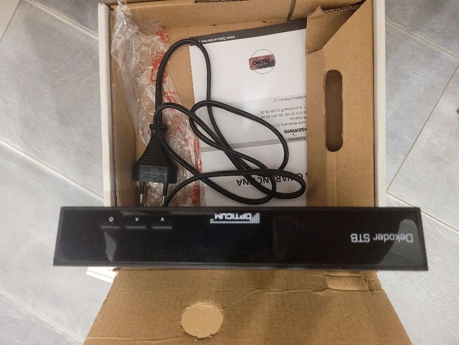 Dekoder dvbt do odbioru tv w starszych telewizorach.