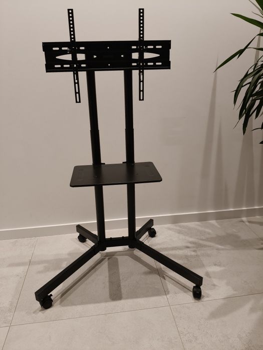 Mobilny stojak na telewizor firmy Bontec FN611-WN