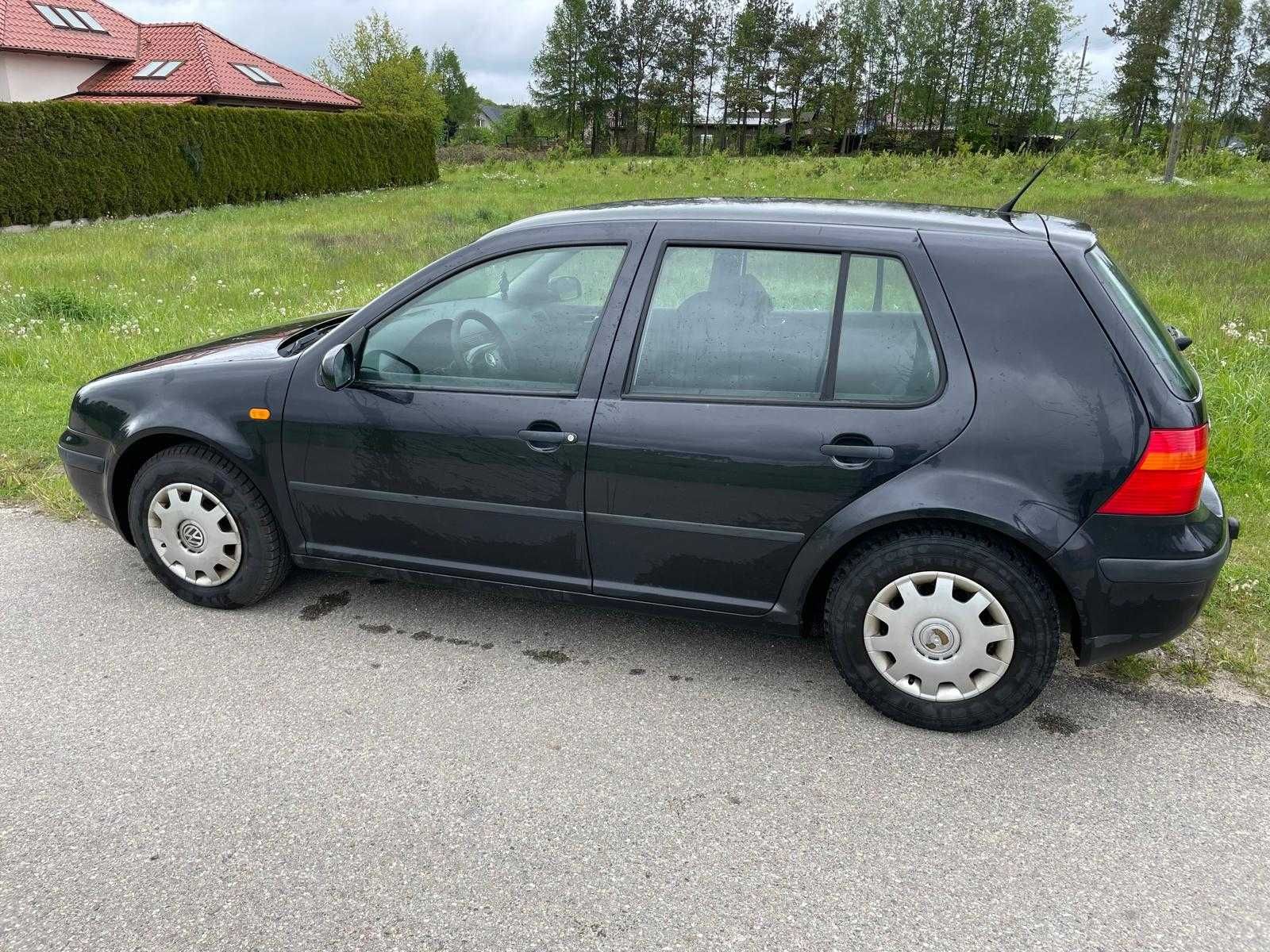 VW Golf 2004 1.4 16V klima Przebieg tylko 180tys Sprowadzony z Niemiec