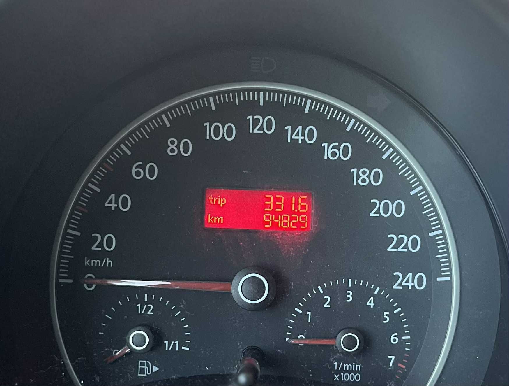 Volkswagen New Beetle 2010 1.6 MPI 102 km