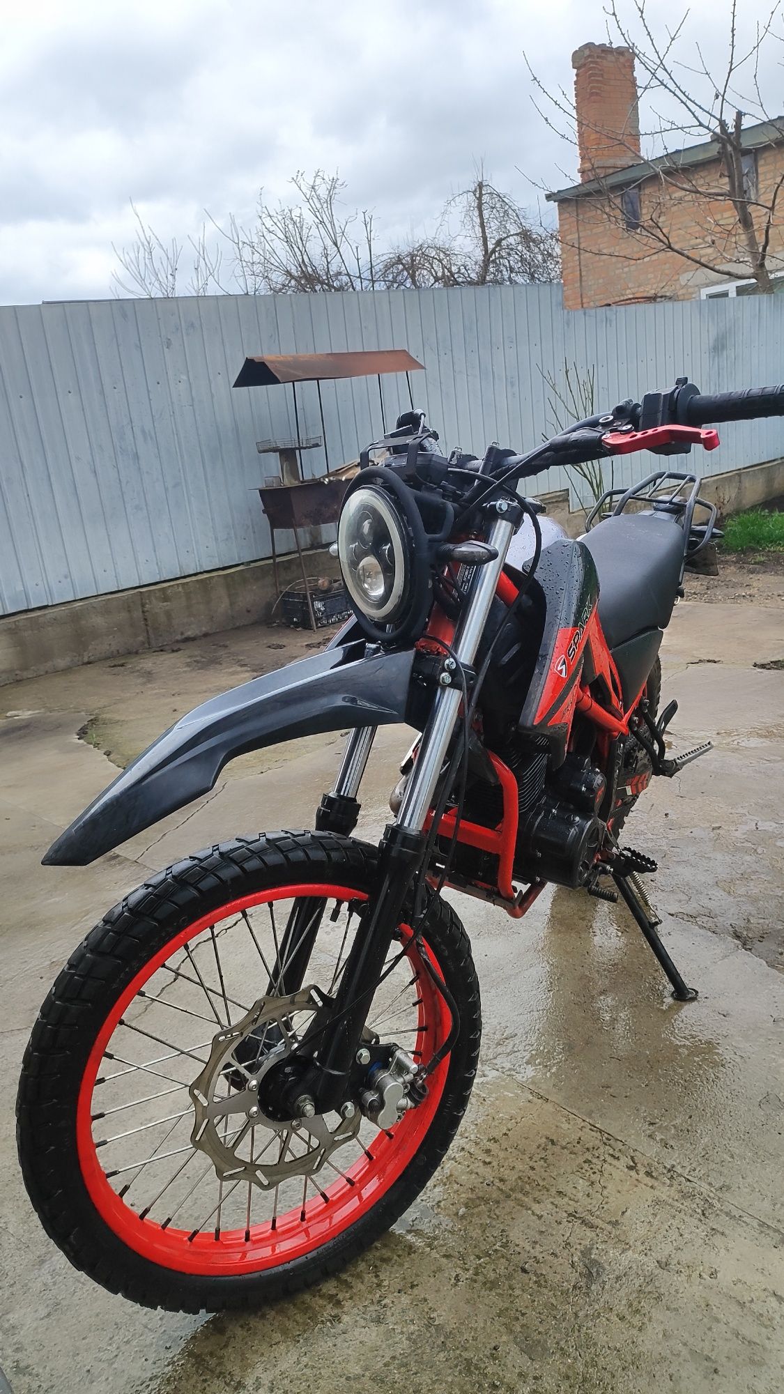 Spark 250 tricker !цена до 12 числа!