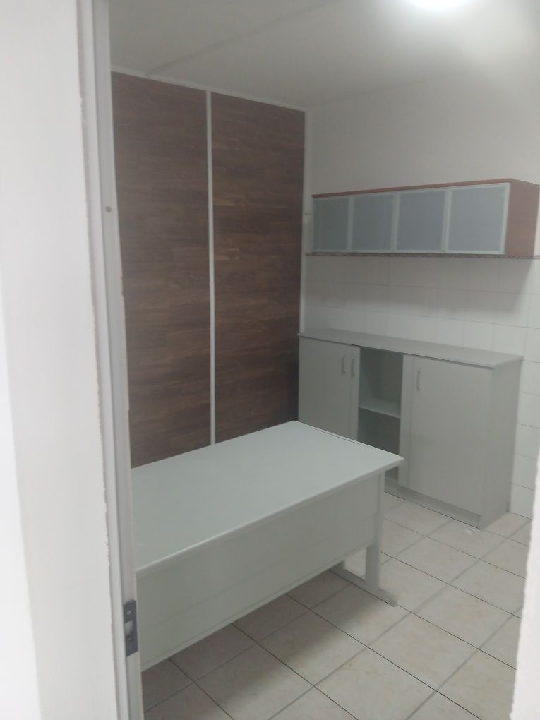 Fabuloso Armazém em cabanas de Palmela com 500 m2 junto à  coca cola