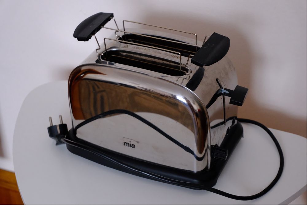 Тостер Mia Model No. ТА 4703а