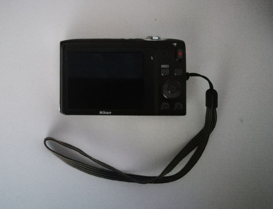 Nikon Coolpix prateada S3100