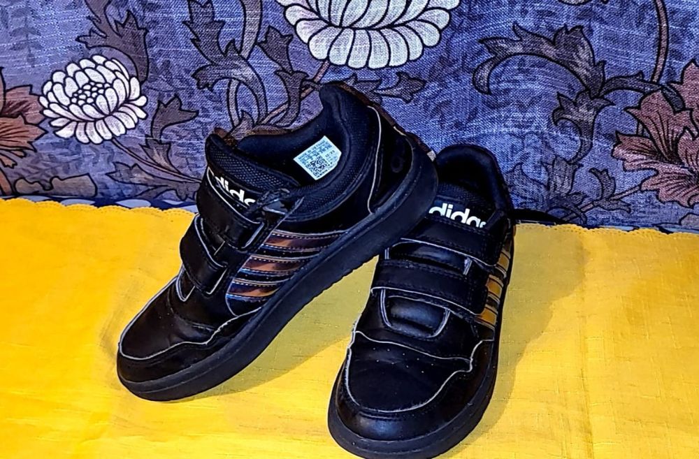 Buty Adidas dla dziewczynki, rozm. 34