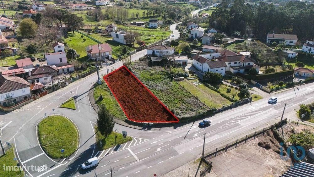 Terreno em Reboreda e Nogueira de 718,00 m2