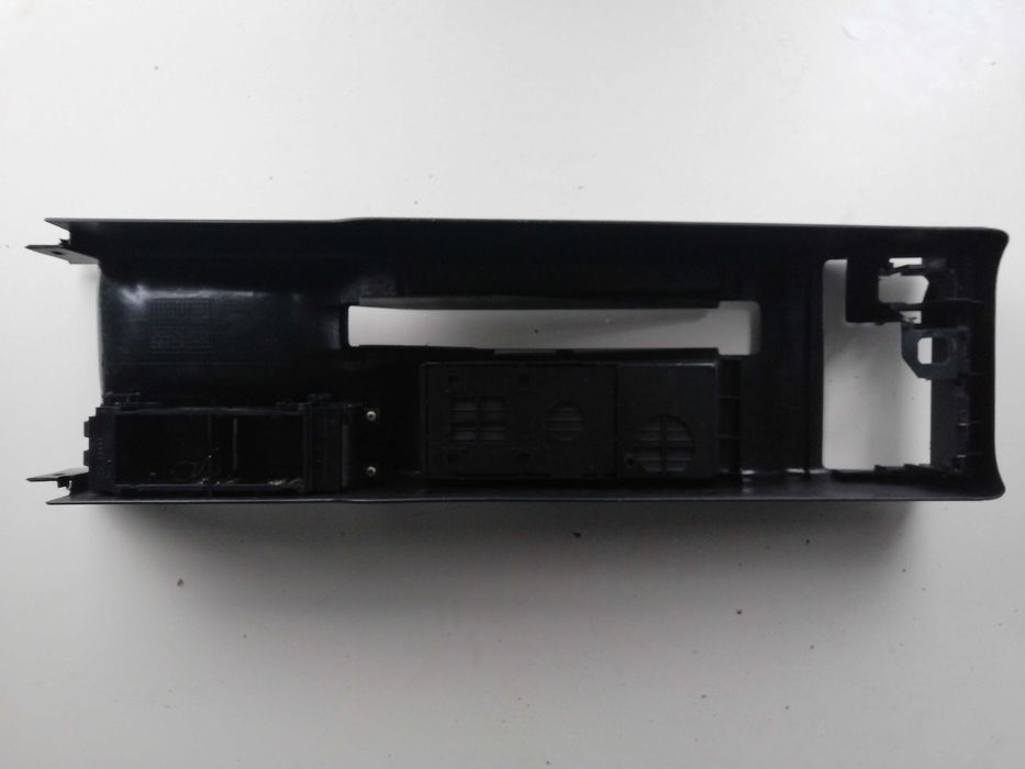 Tunel środkowy czarny AUDI A4 B5. STAN BDB