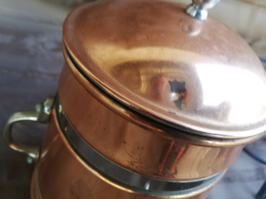 30. Zestaw miedziany do grzanego wina