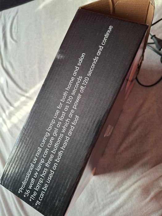 Lampa UV do utwardzania lakieru hybrydowego na paznokciach