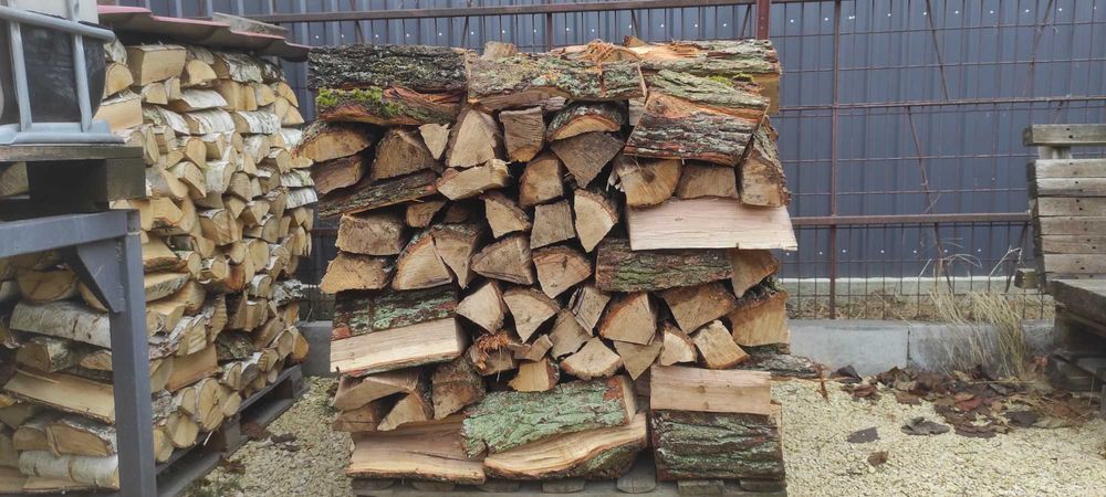 Drewno opałowe opał dąb kominkowy sezonowany  do kominka.