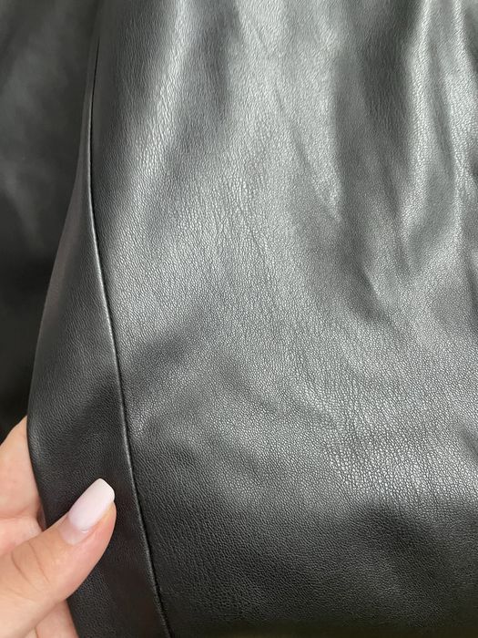 Чорні шкіряні  штани