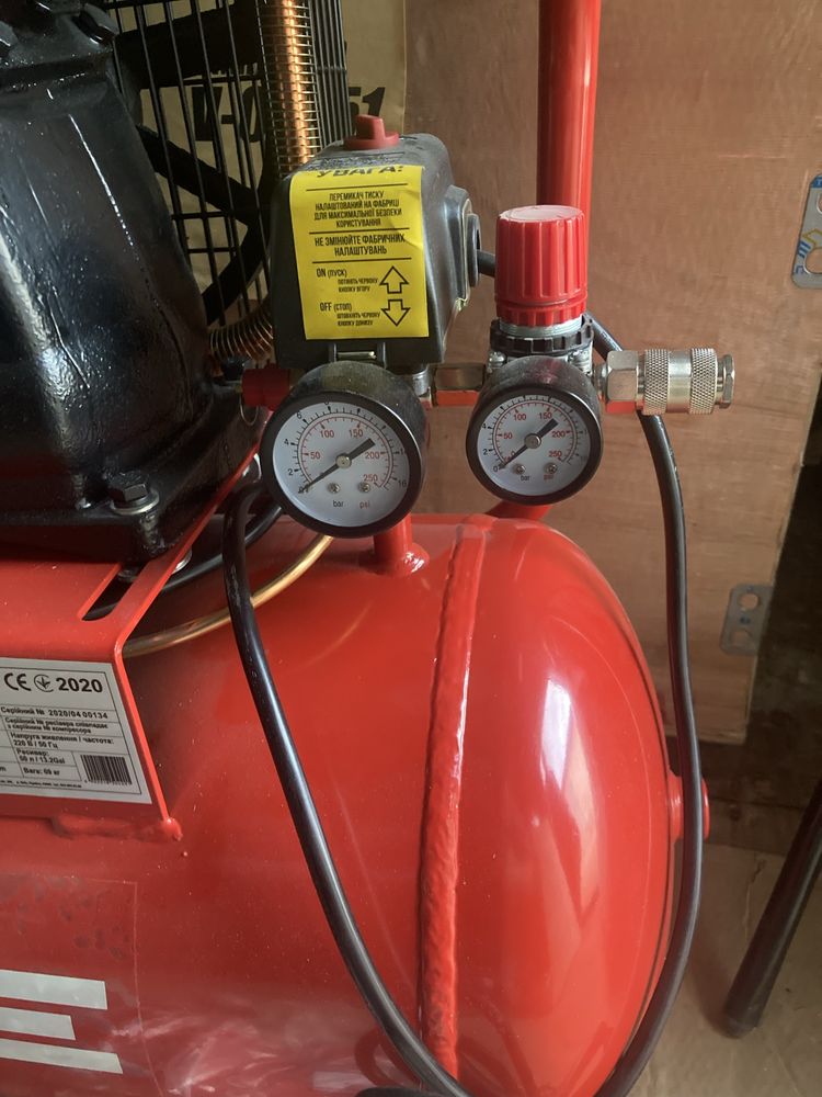 Компресор V-0.4-51 - 10 атм. 2,2 кВт, вхід: 420 л/хв ,50л FORTE