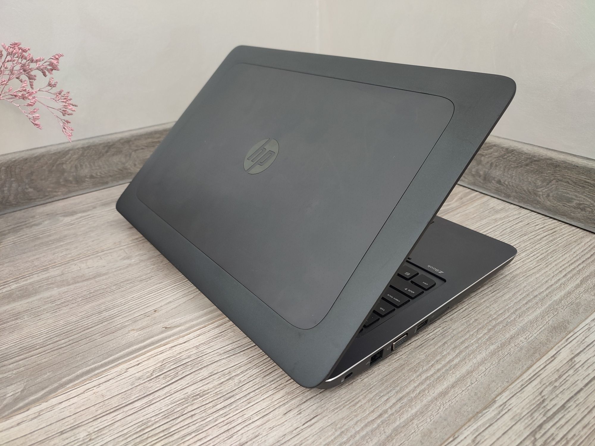 Ігровий Ноутбук HP Zbook 15 G3 i7/16gb/SSD128+500HDD/QuadroM2000M 4gb.