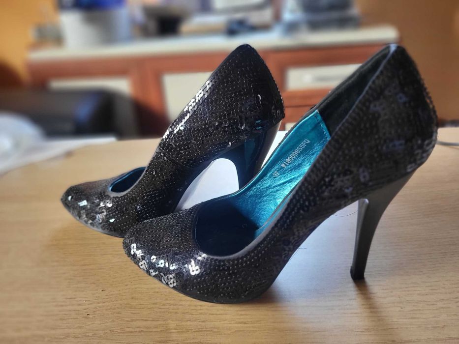 Czółenka cekinowe Quazi 37