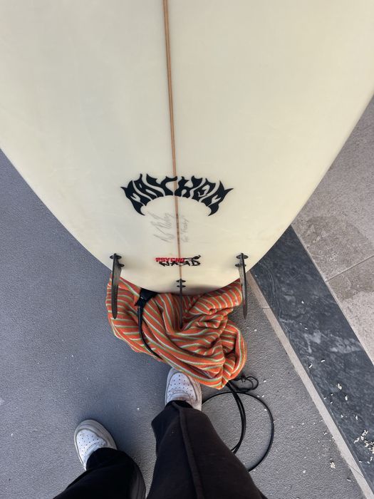 Prancha de surf usada por fredy surfiste prefissional e assinada