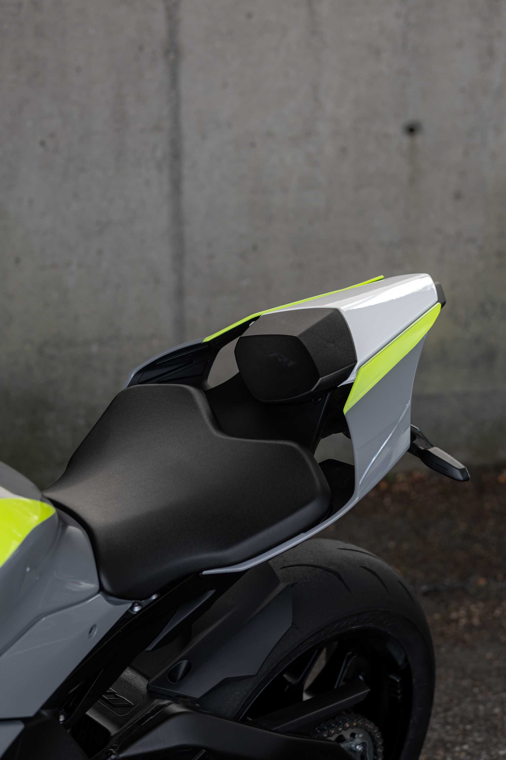 Yamaha R1 2024 *OFERTA NOVA PINTURA LacagemArt*