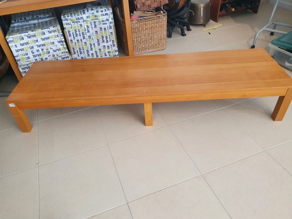Bancada / mesa apoio em  madeira -
WoodenTable bench