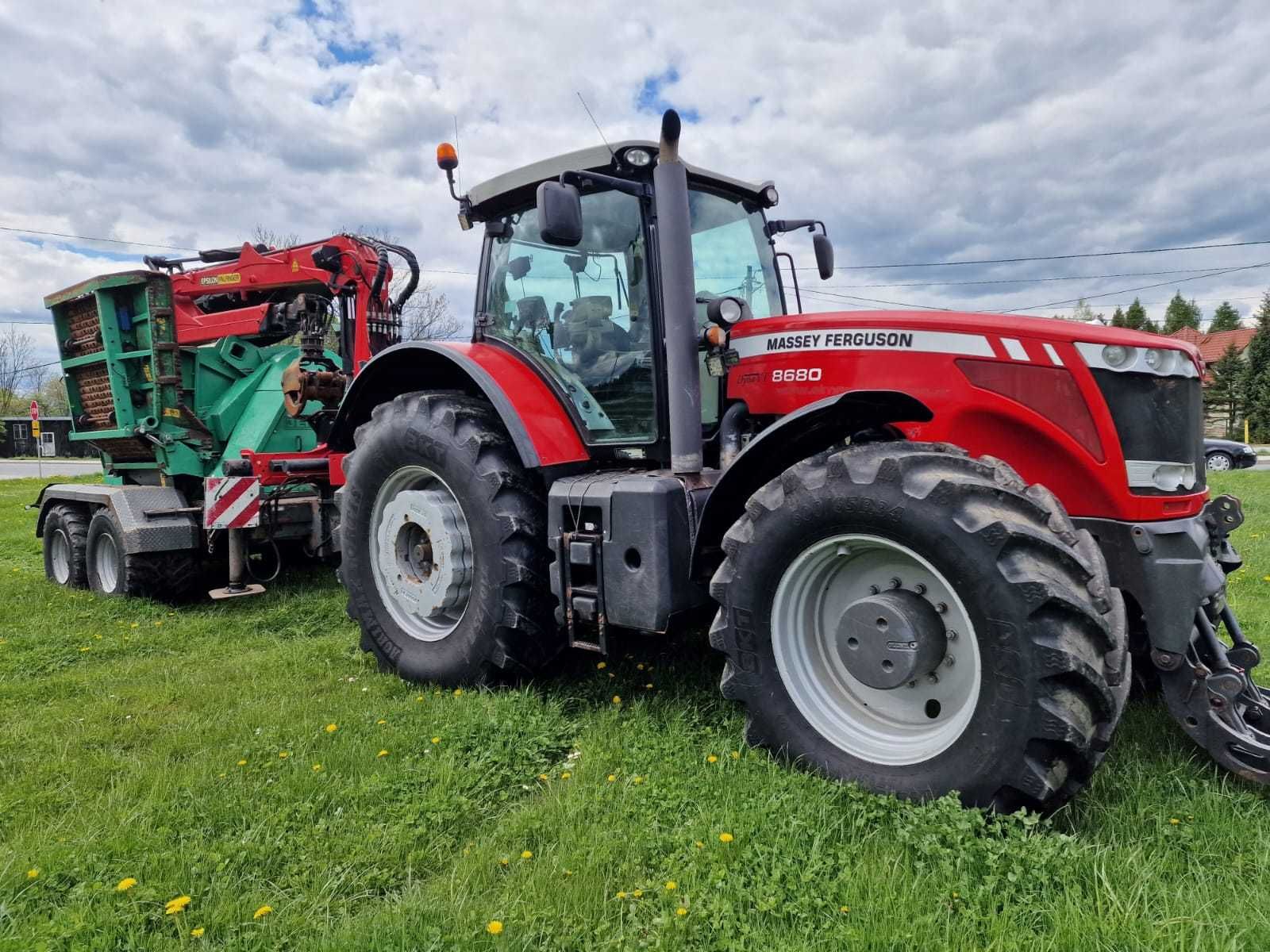 Rębak JENZ HEM 582 z ciągnikiem Massey Ferguson