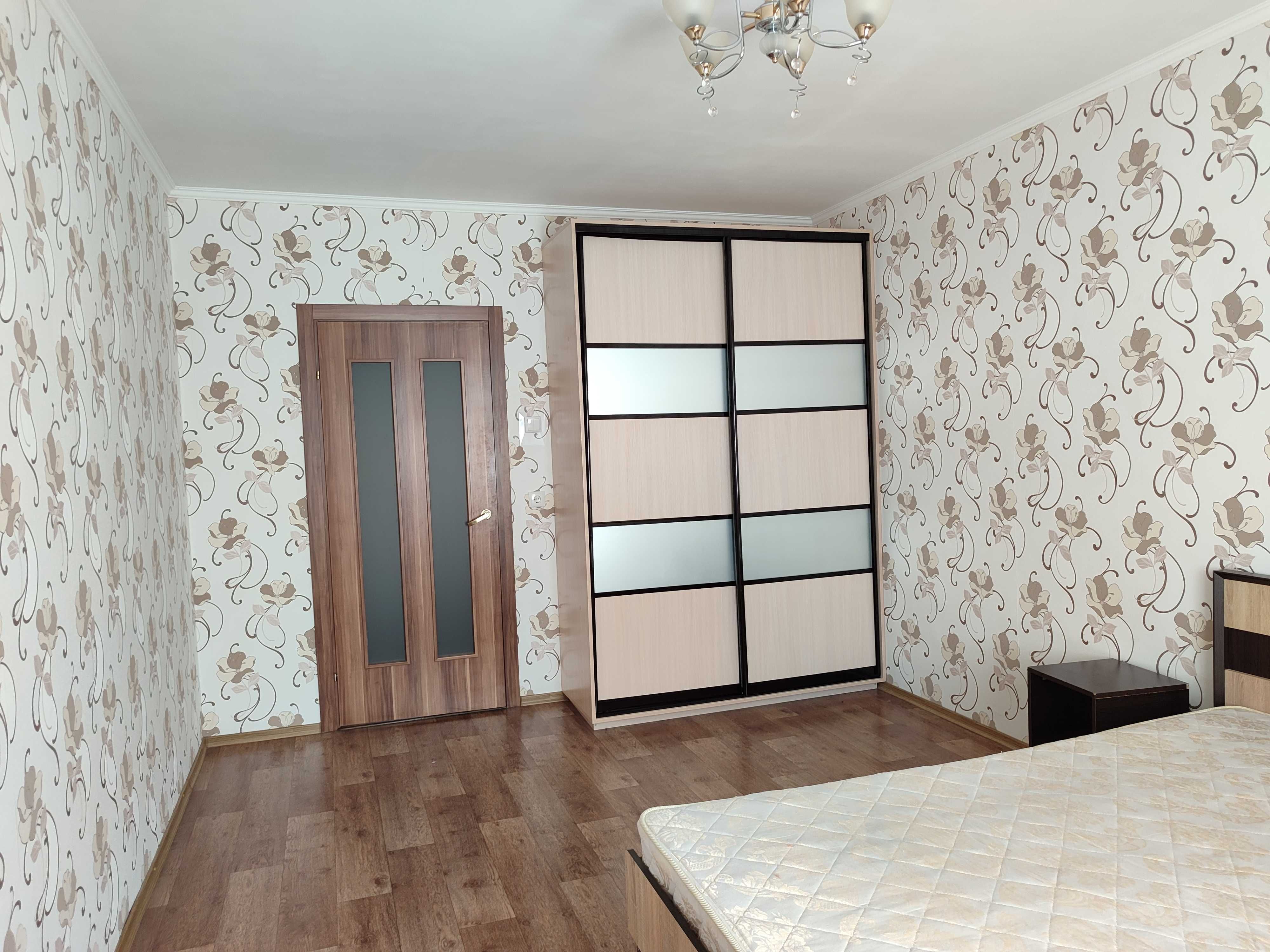 Оренда 2к.кв, вул. Григорія Ващенко 3, метро Осокорки