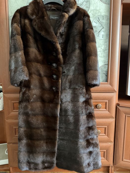 Продам норкову шубу, М