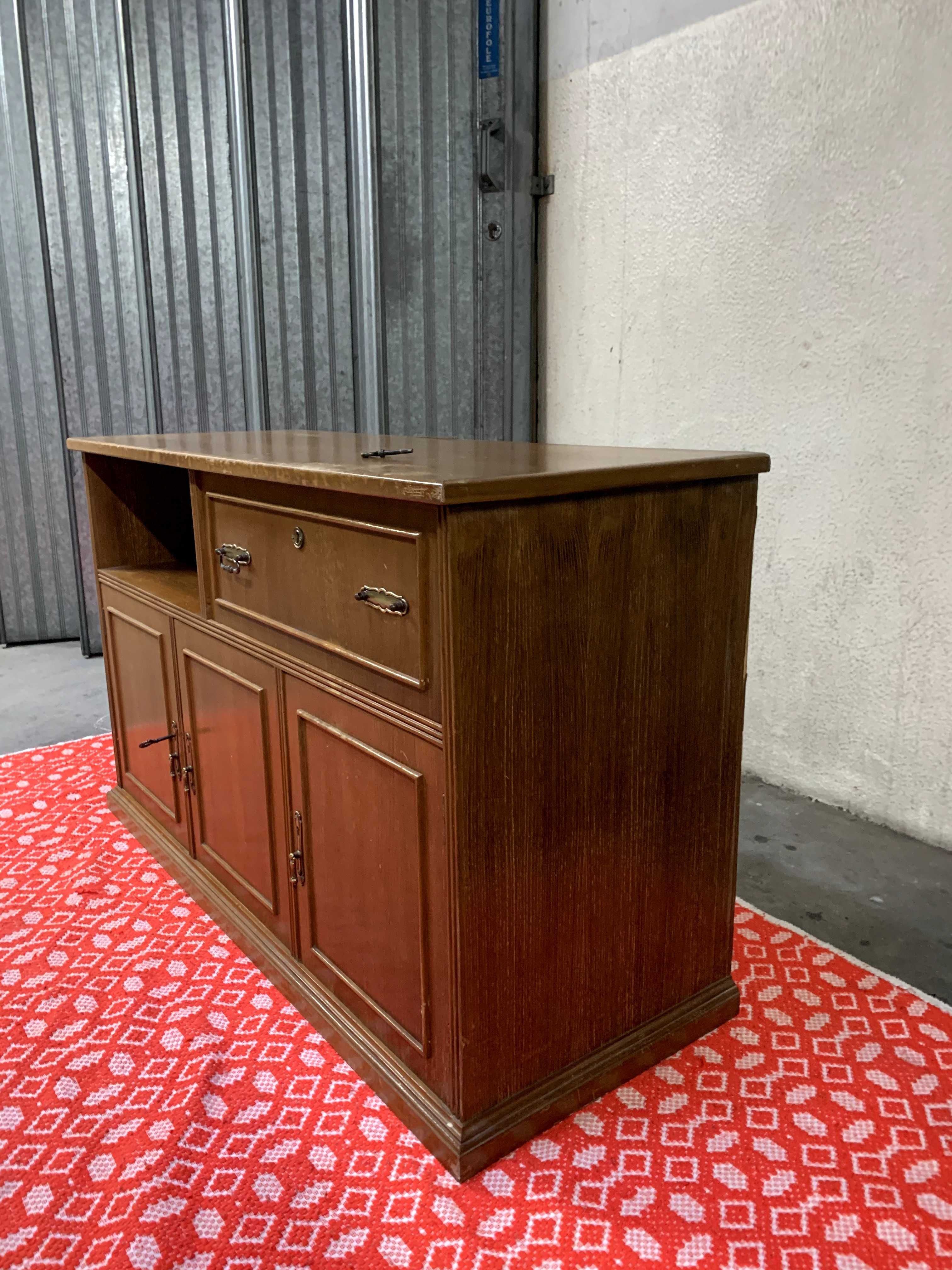 Armário para TV e Aparelhagem