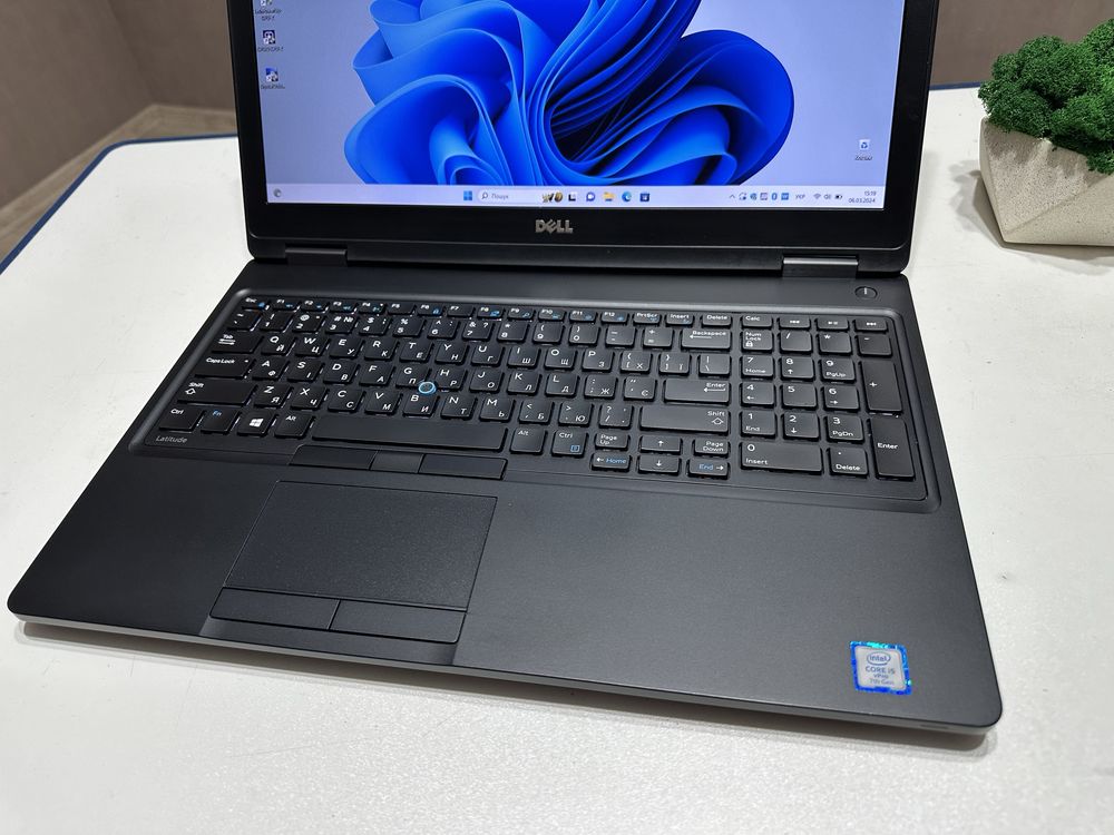 DELL Latitude 5580 15,6"FHD IPS | i5-7300U|16 DDR4 | SSD 256Gb