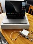 Macbook Pro 15’ A1990 Touchbar 32GB ram, 512GB SSD, Intel i7