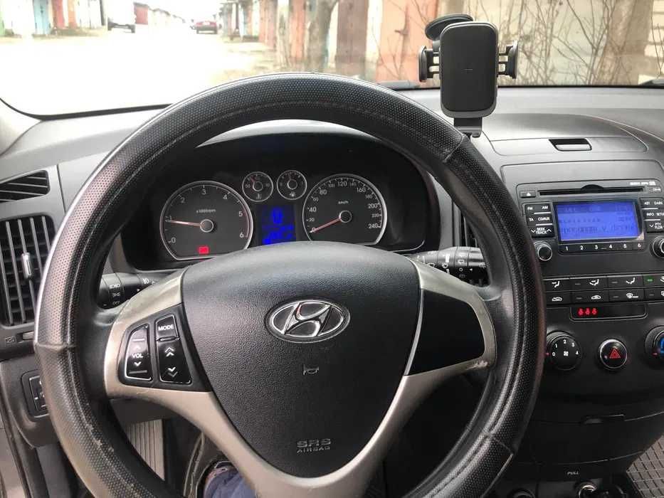 Продам авто Hyundai i30 универсал в хорошем техническом состоянии
