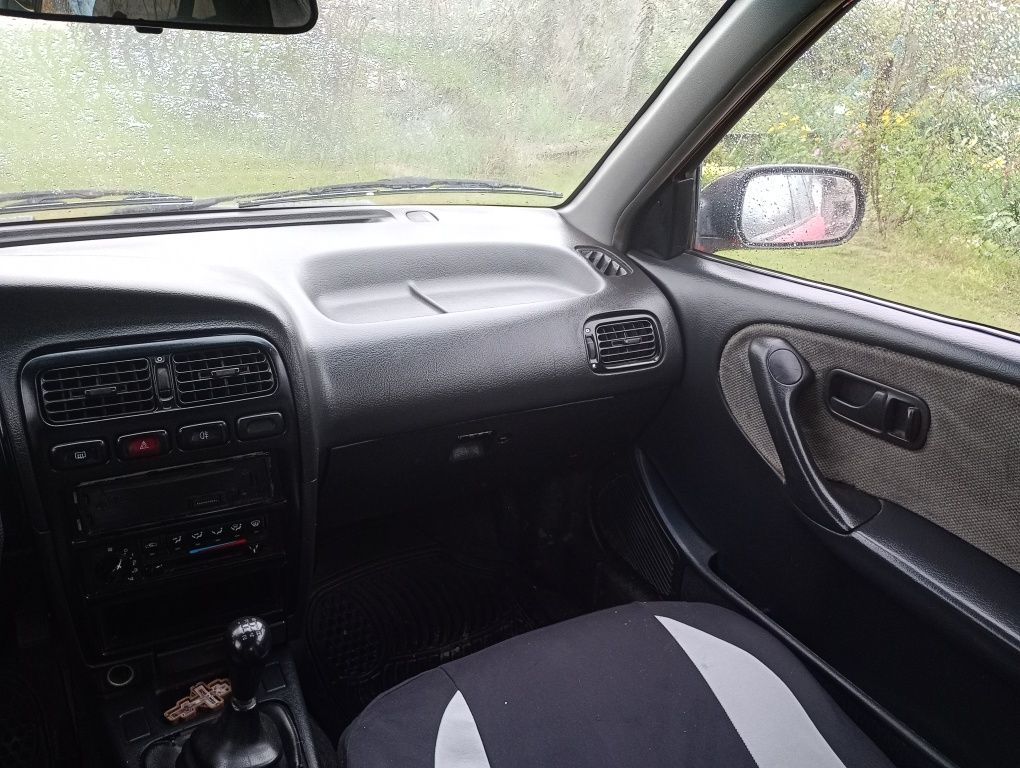 Nissan Primera p10