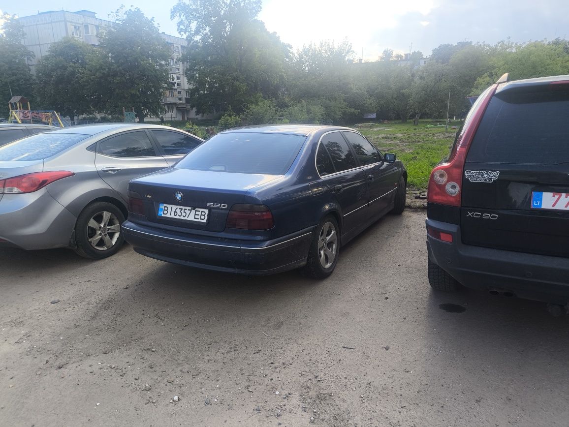 Продам машину недорого)