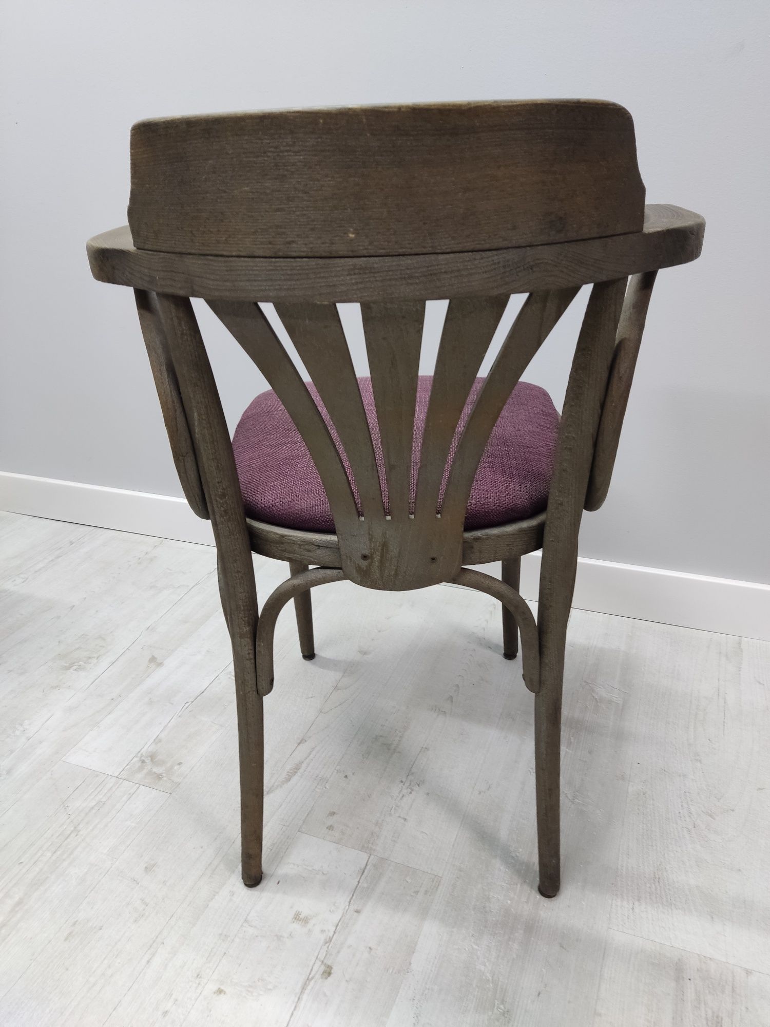 Krzesła Thonet Fameg do restauracji z podłokietnikiem 10 szt